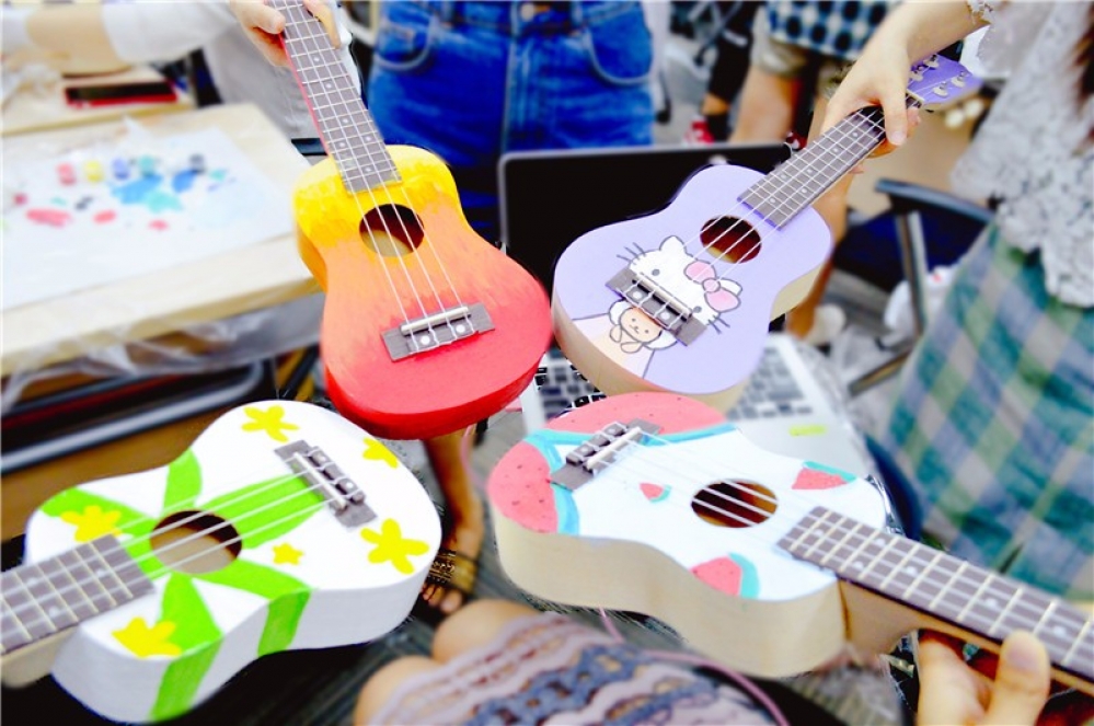 尤克里里彩绘 弹唱