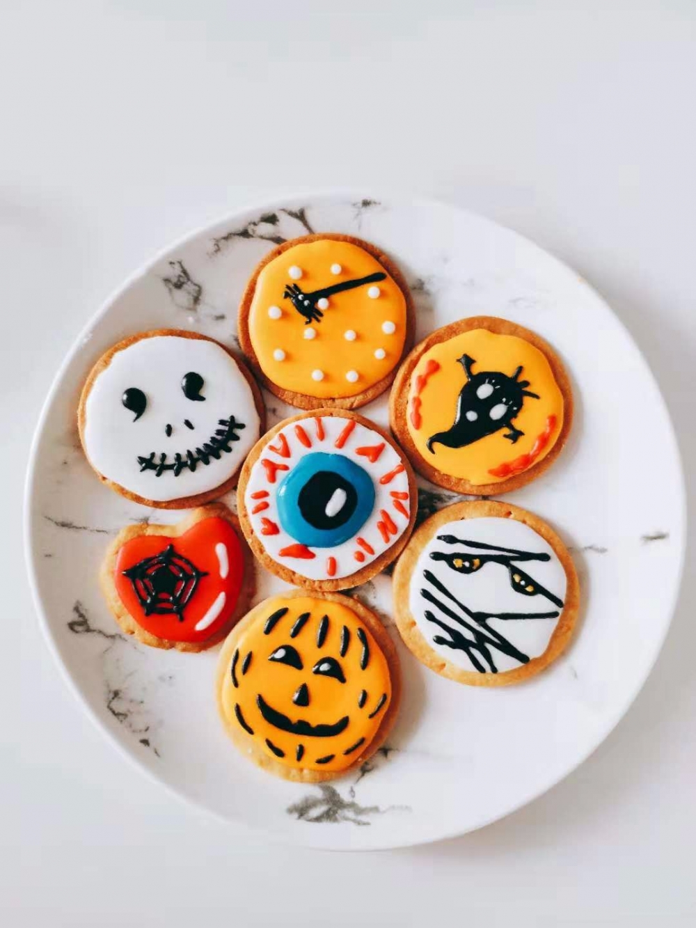 万圣节鬼脸糖霜饼干